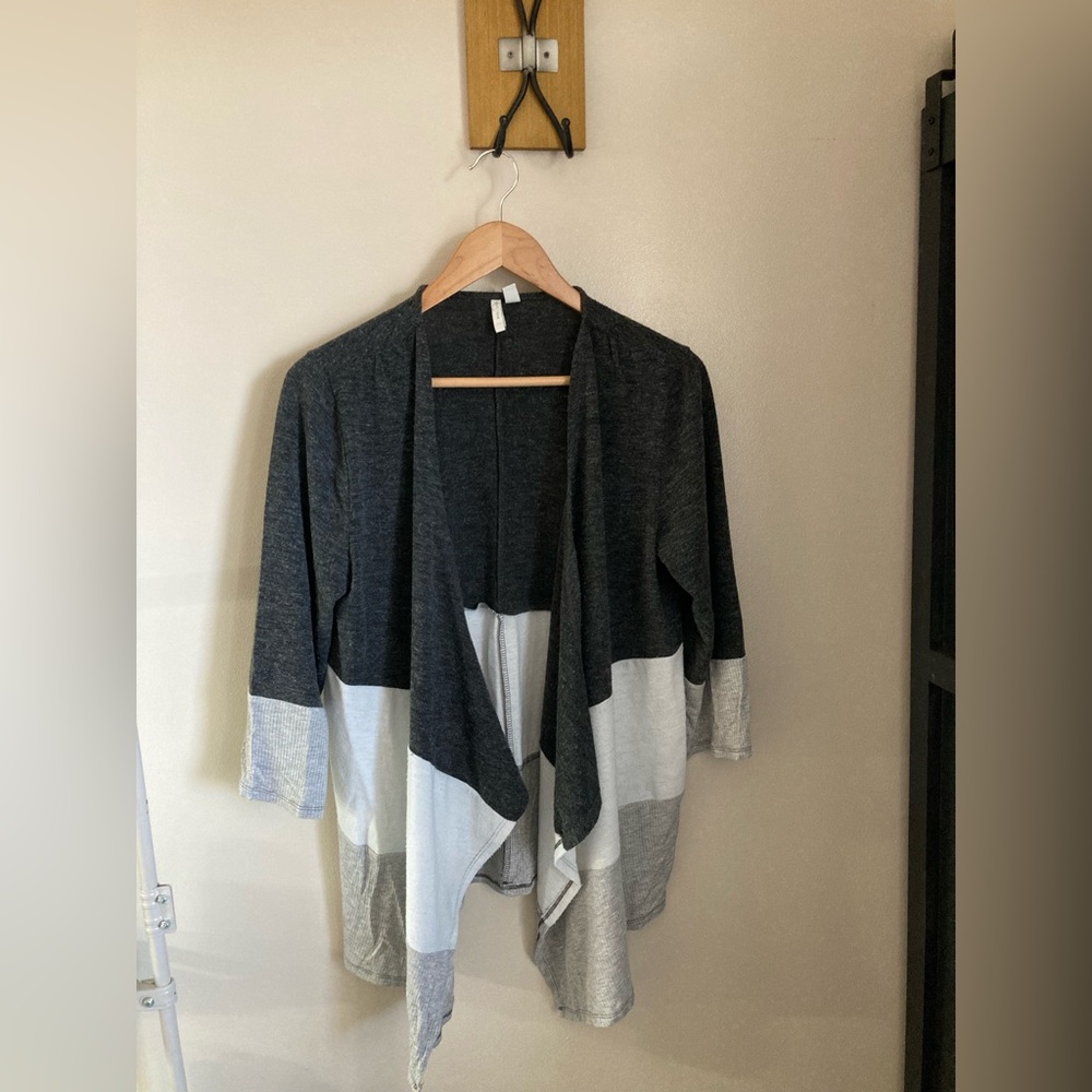 Women’s Color Blocked Open Front Cardigan sz Medium